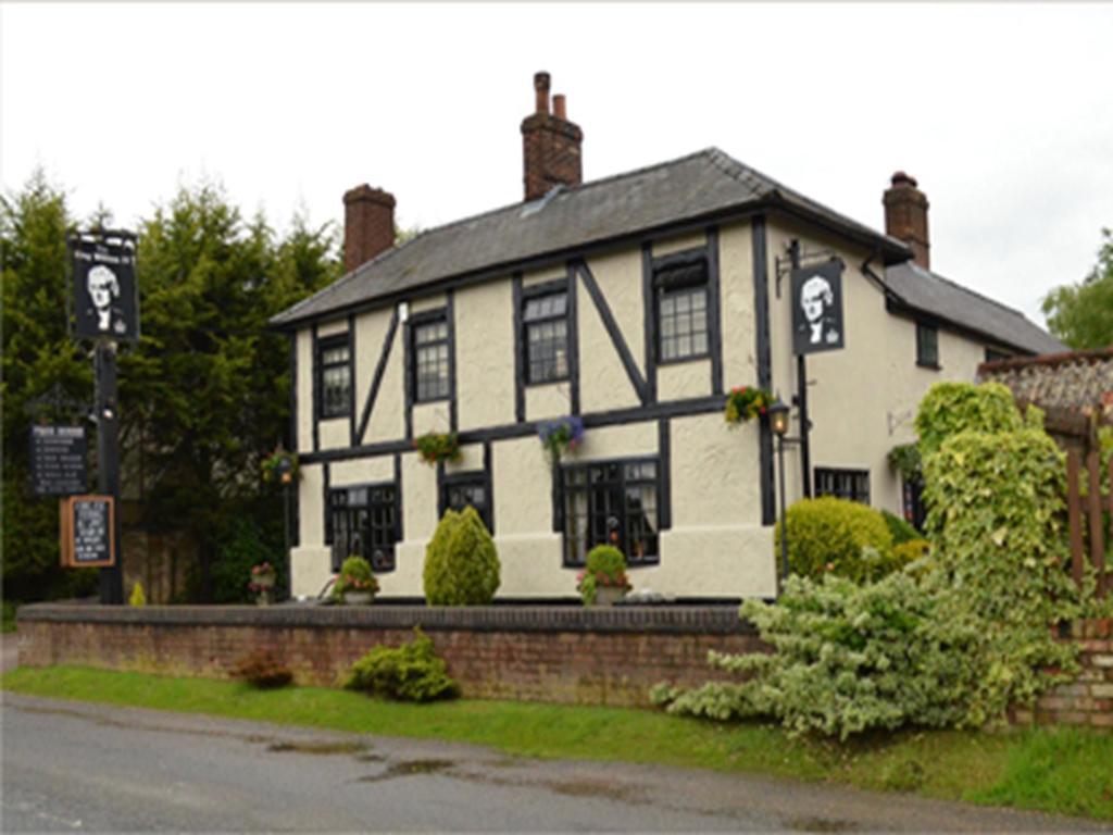 The King William IV Acomodação com café da manhã Royston Exterior foto