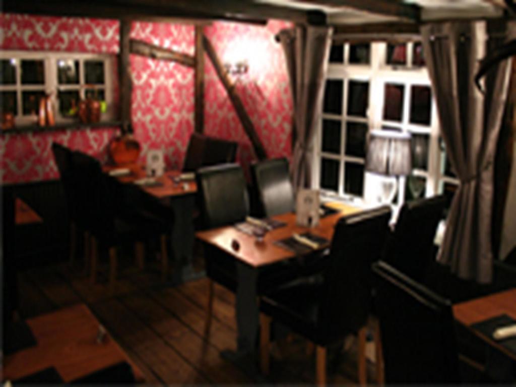 The King William IV Acomodação com café da manhã Royston Exterior foto